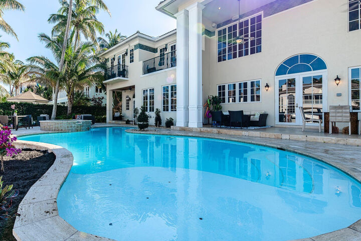 Property Photo:  7 Pelican Drive  FL 33301 