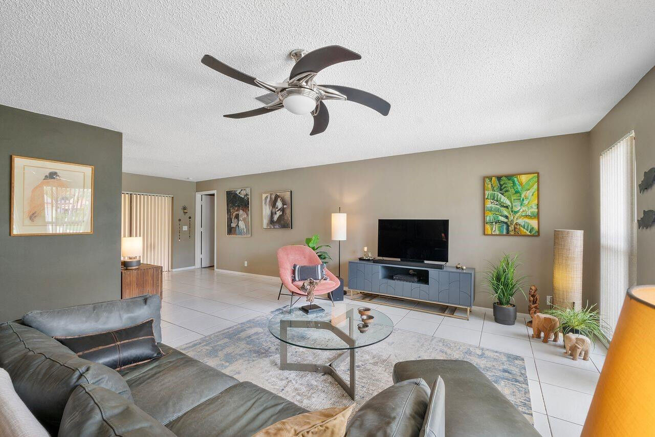 Property Photo: 6334 Winding Brooke Way FL 33484
