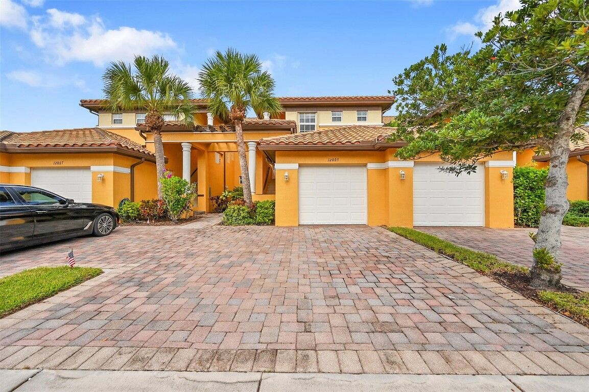 Property Photo: 12805 NW 83rd Court 23-E FL 33076