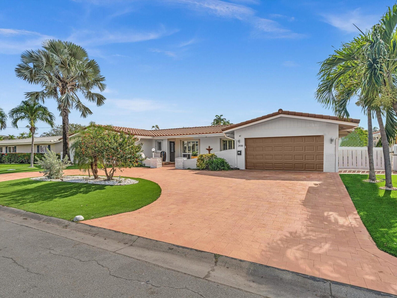 Property Photo: 2930 NE 55th Place FL 33308