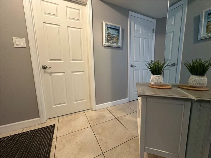 Property Photo: 17801 N Bay Road 212 FL 33160