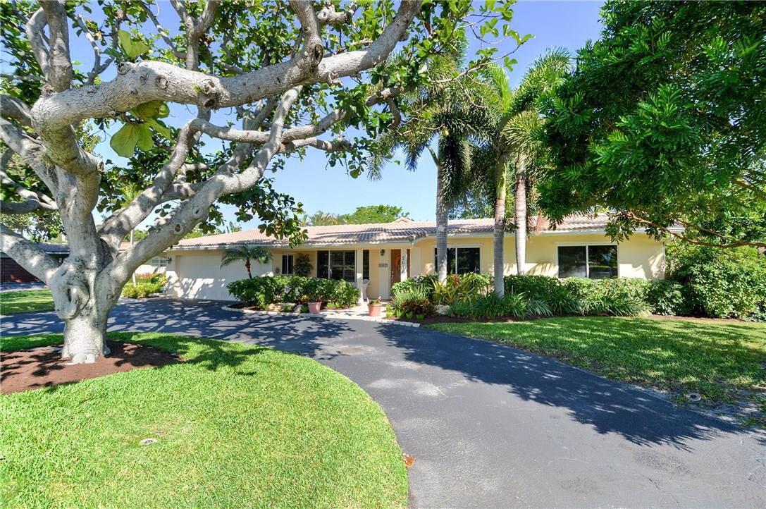 Property Photo:  2616 NE 27th Avenue  FL 33306 