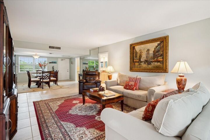 Property Photo:  3900 Oaks Clubhouse Drive 409  FL 33069 