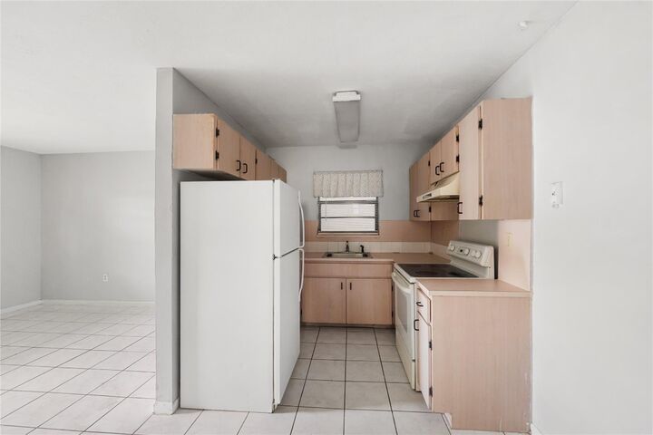 Property Photo:  1925 Madison Street 14  FL 33020 