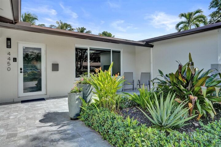 Property Photo:  4450 NE 15th Terrace  FL 33334 