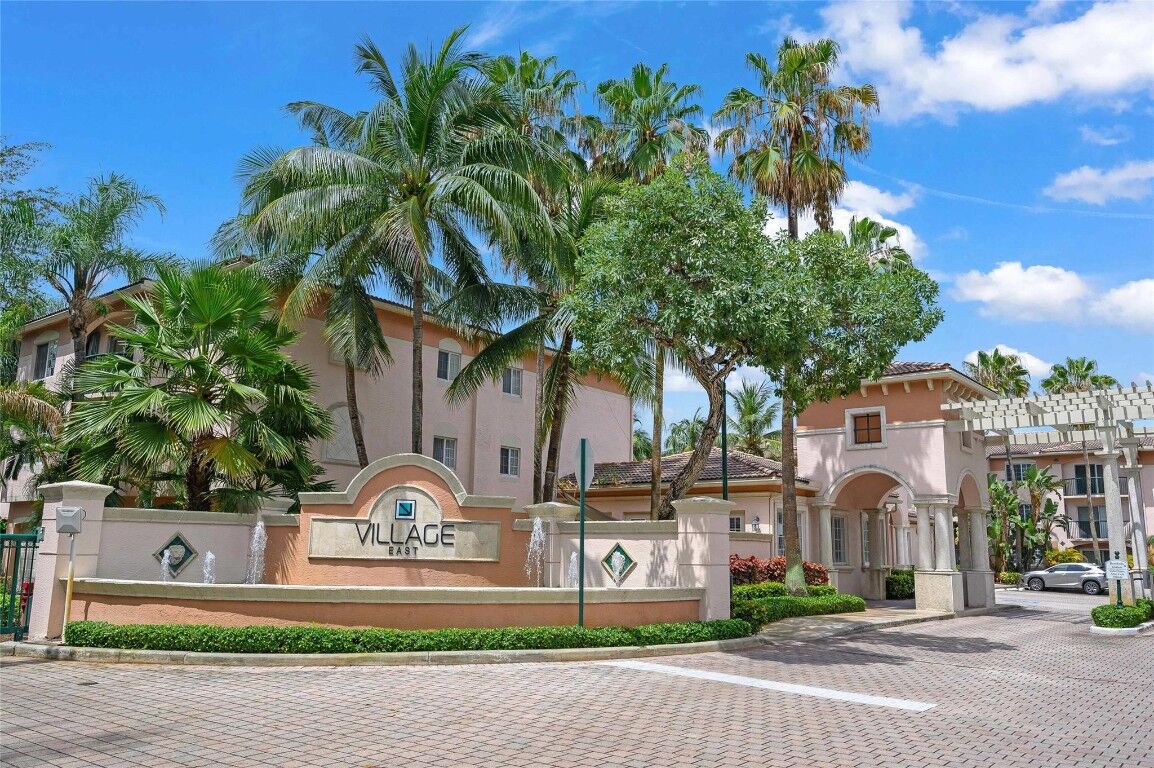 Property Photo:  2015 SE 10th Avenue 101  FL 33316 