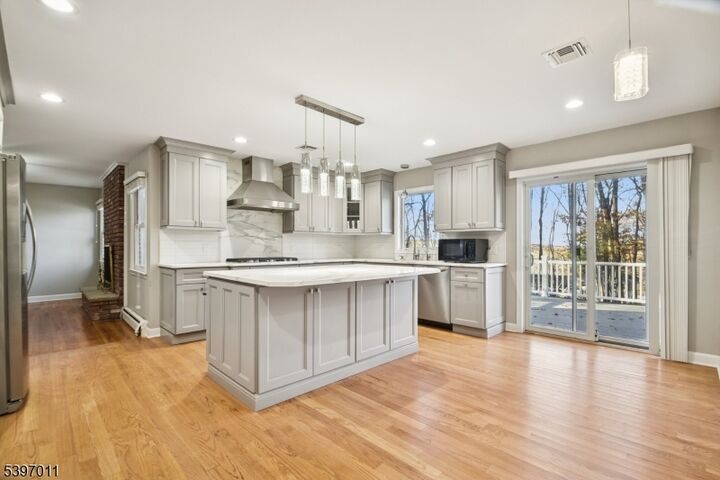 Property Photo:  3 Springhill Rd  NJ 07869 