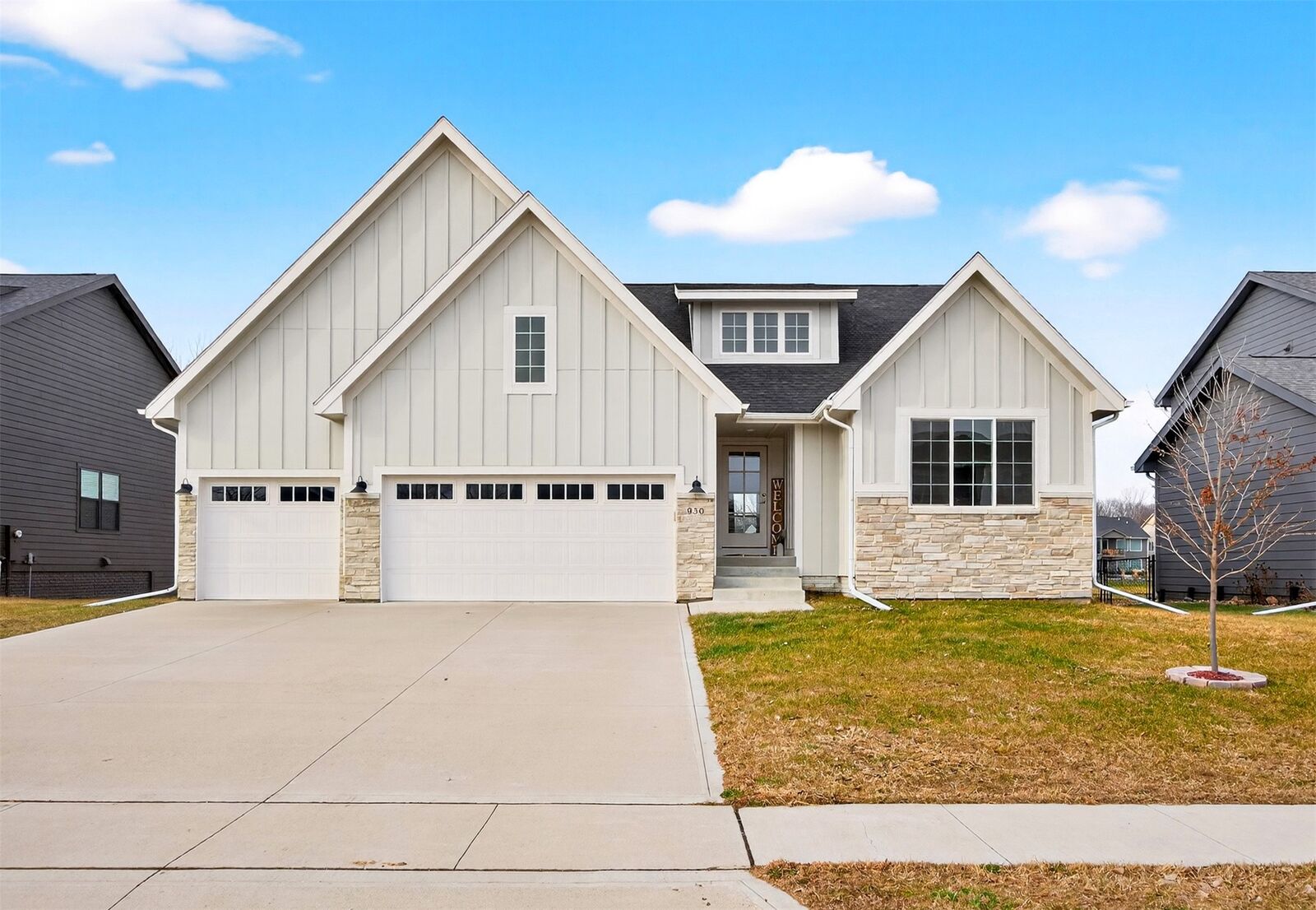 Property Photo:  930 Wolf Creek Drive  IA 50226 