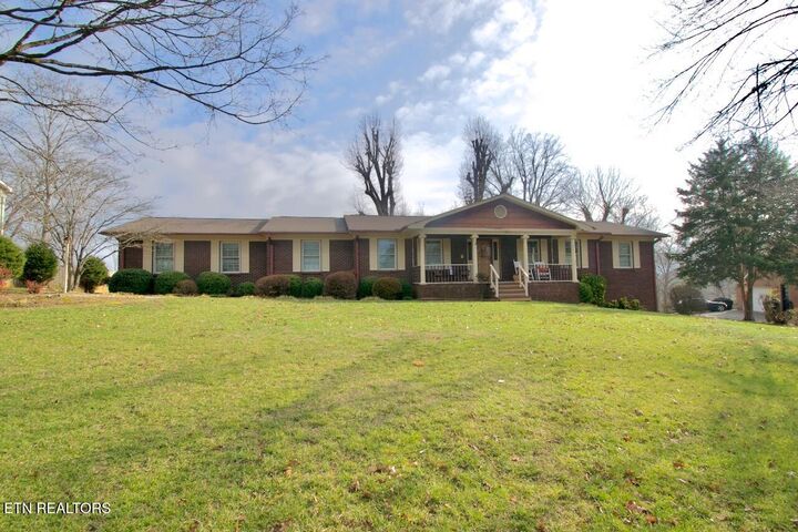 Property Photo:  102 York Circle  TN 37803 