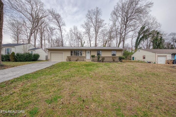 Property Photo: 315 Hermitage Drive TN 37920