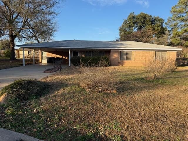 Property Photo: 113 E Fairlane Dr. TX 75604