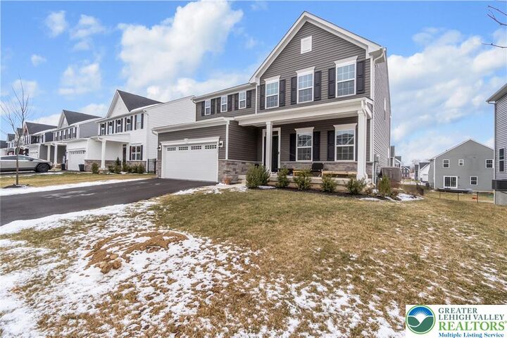 Property Photo:  820 Hendon Lane  PA 18032 