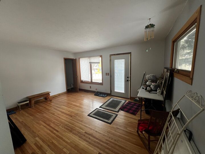 Property Photo: 706 10th St NE ND 58703