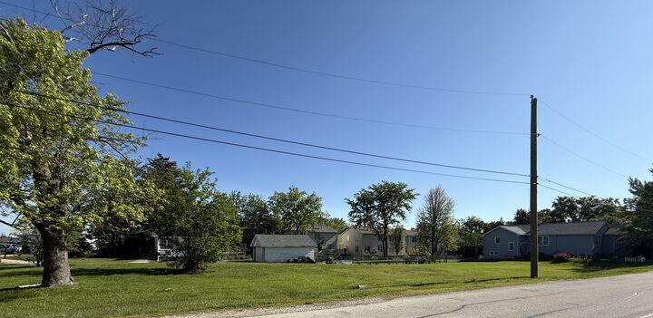 Property Photo:  2160 Howard Avenue  IL 60515 