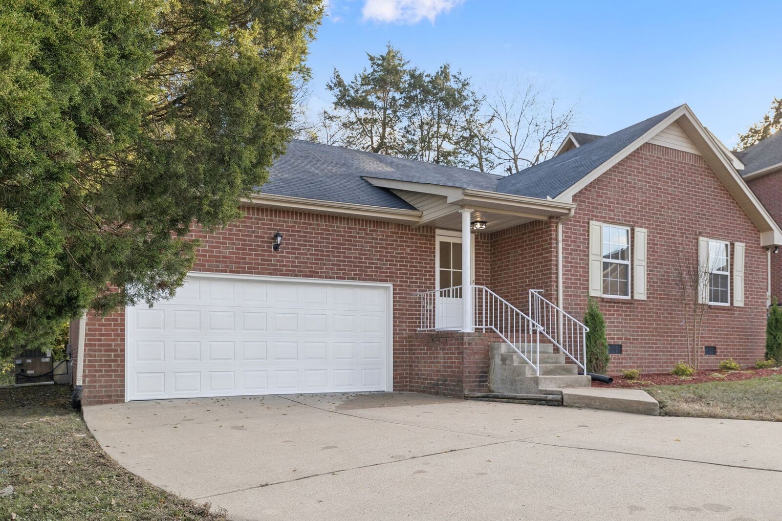 Property Photo: 417 Hickory Chase Dr TN 37115