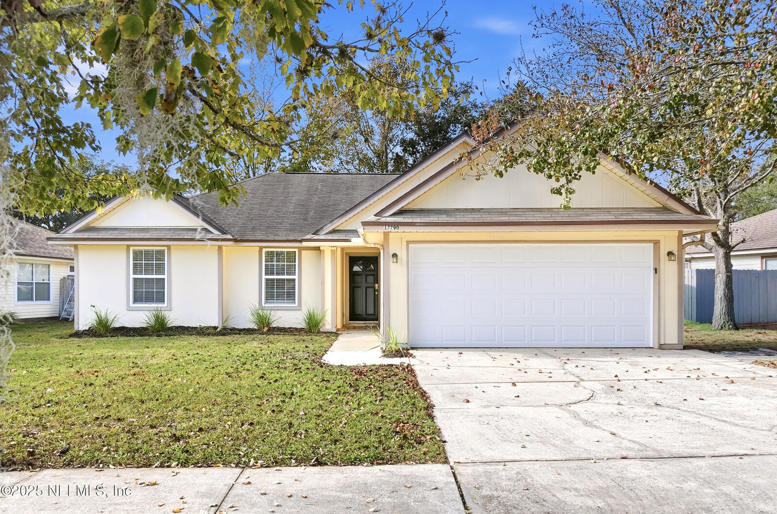 Property Photo:  12290 Cobblefield Circle N  FL 32224 