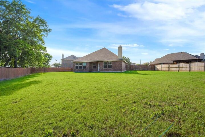 Property Photo: 702 Ireland Way TX 75098