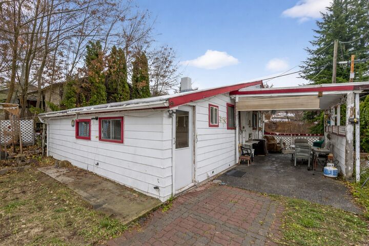 Property Photo:  7331 52 Street NE  BC V0E 1K0 