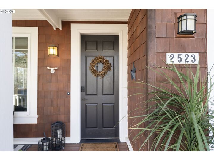 Property Photo:  2523 NW Marsden Pl  OR 97229 