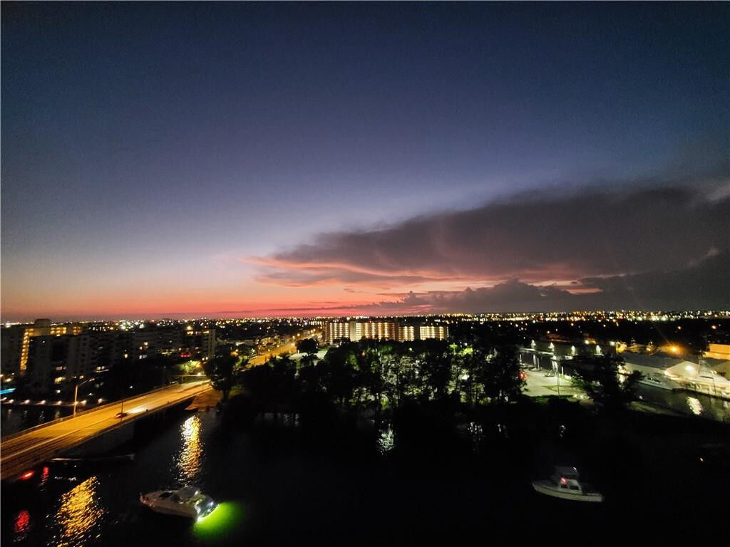 Property Photo: 1401 N Riverside Drive 807 FL 33062