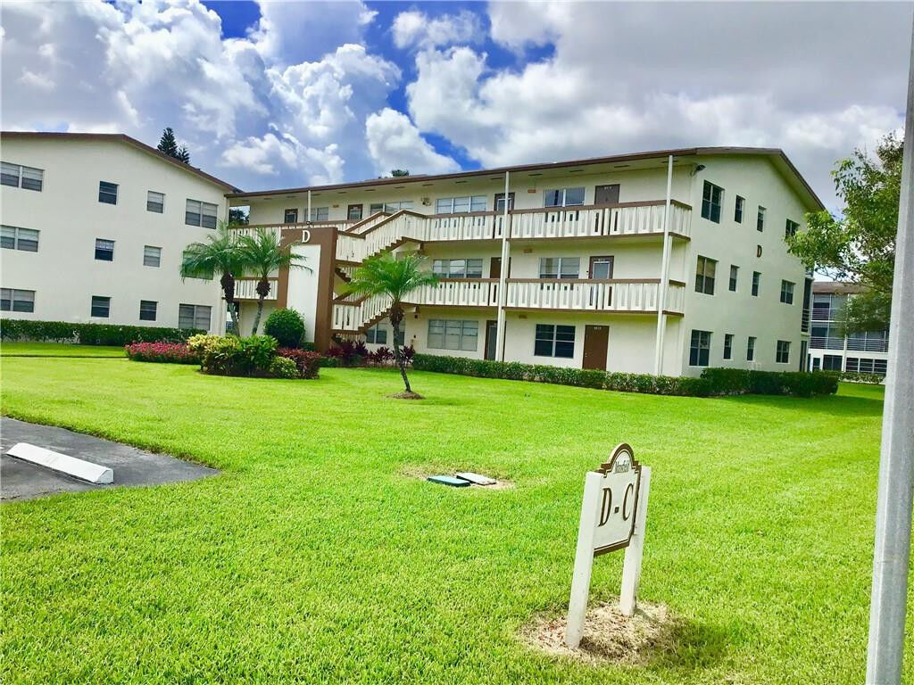 Property Photo:  168 Mansfield D 168  FL 33434 