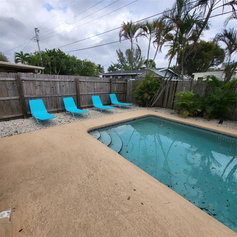Property Photo:  2630 NE 10th Avenue  FL 33064 