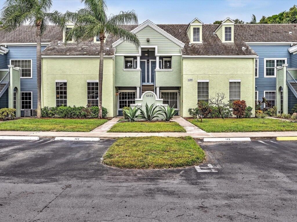 Property Photo:  1205 Crystal Way C  FL 33444 