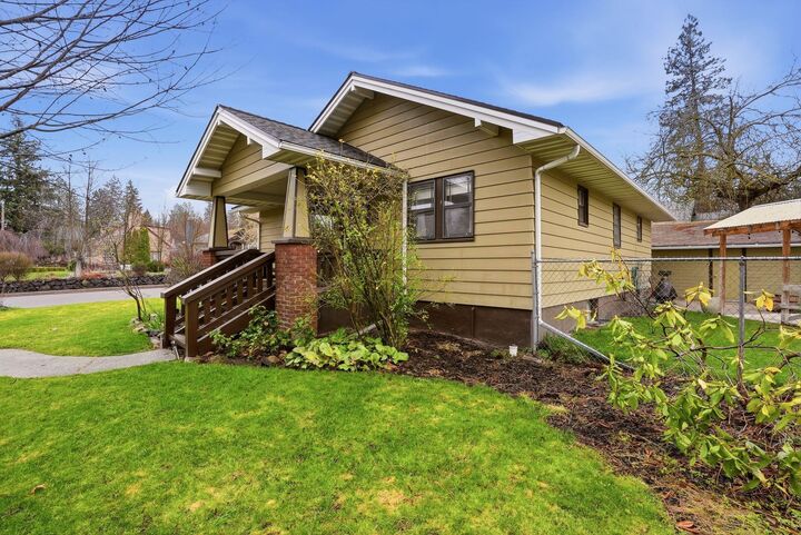 Property Photo: 1105 W 23rd Ave WA 99203
