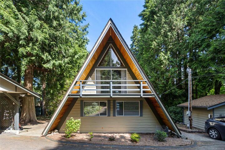 Property Photo:  5948 Waldbank Rd  BC V9V 1C8 