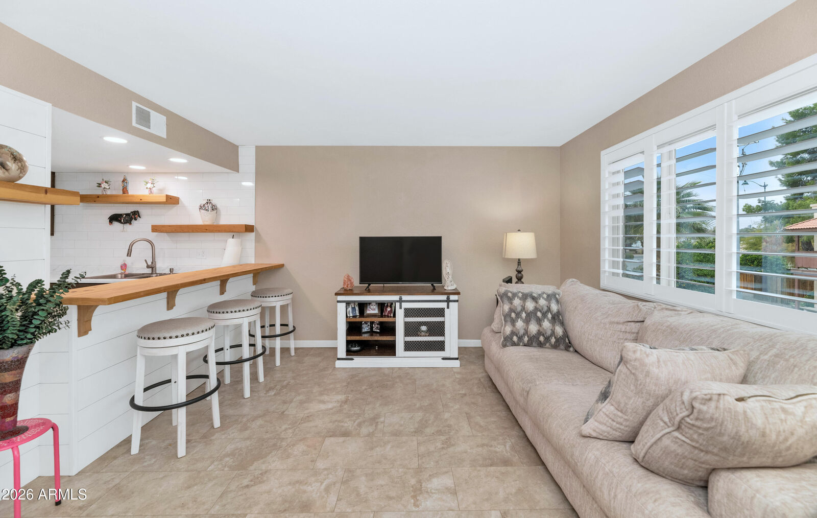 Property Photo: 455 N Tegner Street 6 AZ 85390