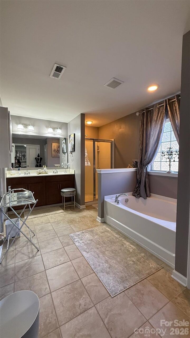 Property Photo:  7910 Sweet Grove Court  NC 28269 