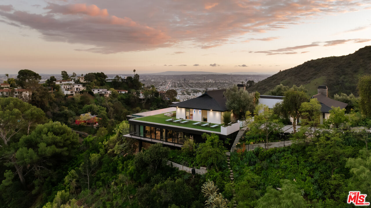 Property Photo:  2402 Carman Crest Dr  CA 90068 