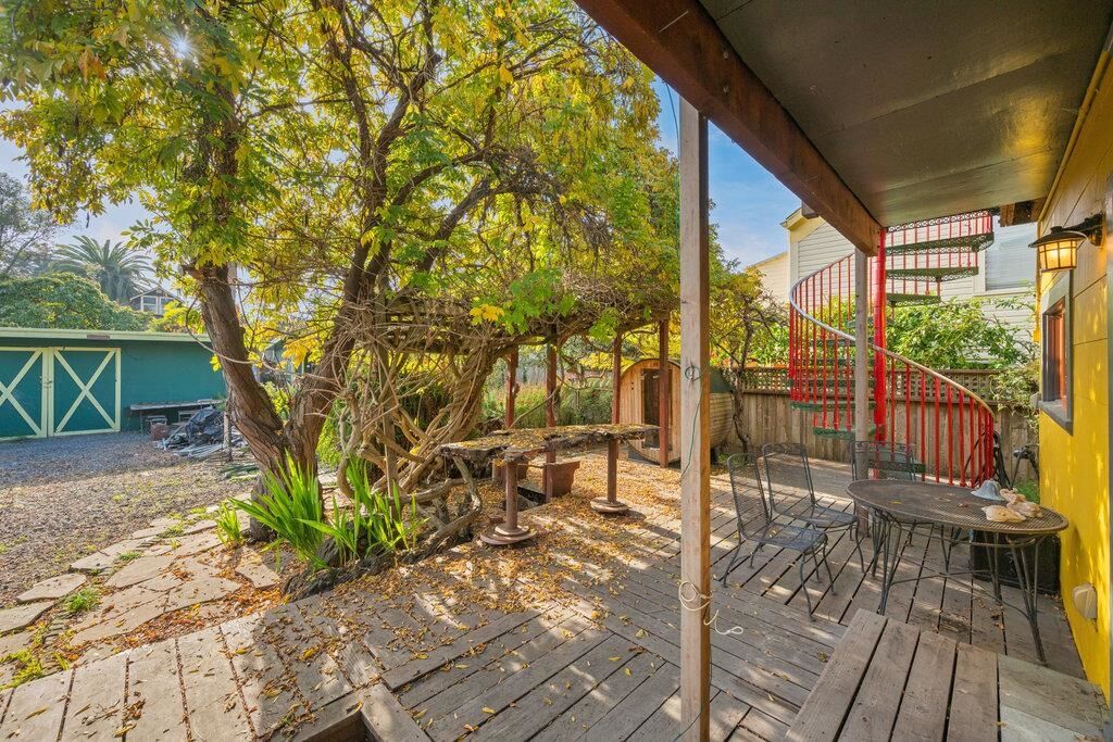 Property Photo:  1726 Parker St 1  CA 94703 