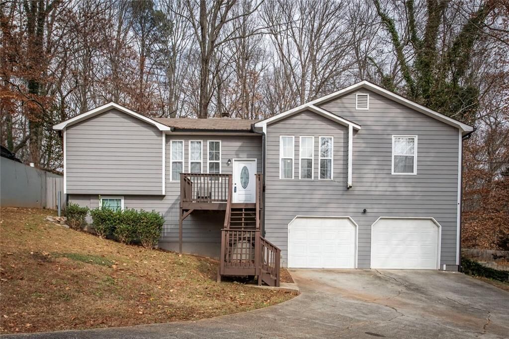 Property Photo: 4020 Willow Ridge Road GA 30135