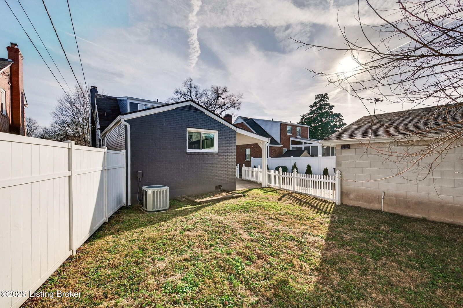 Property Photo:  2403 Brighton Dr  KY 40205 