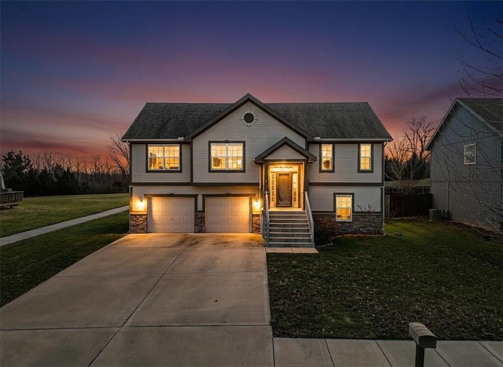 Property Photo:  1037 NW 91st Terrace  MO 64155 