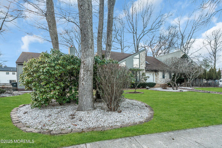 Property Photo:  8 Ross Court  NJ 07755 