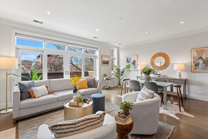 Property Photo:  2657 N Bosworth Avenue 3S  IL 60613 