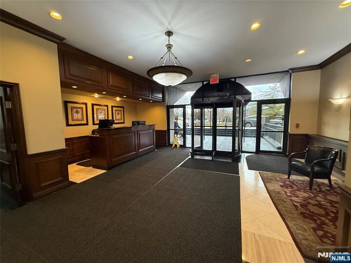 Property Photo:  5 Horizon Road 2504  NJ 07024 