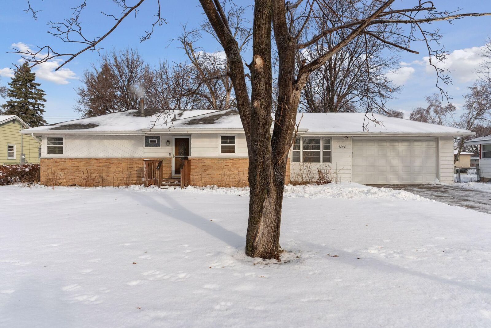 Property Photo:  9858 93rd Place N  MN 55369 