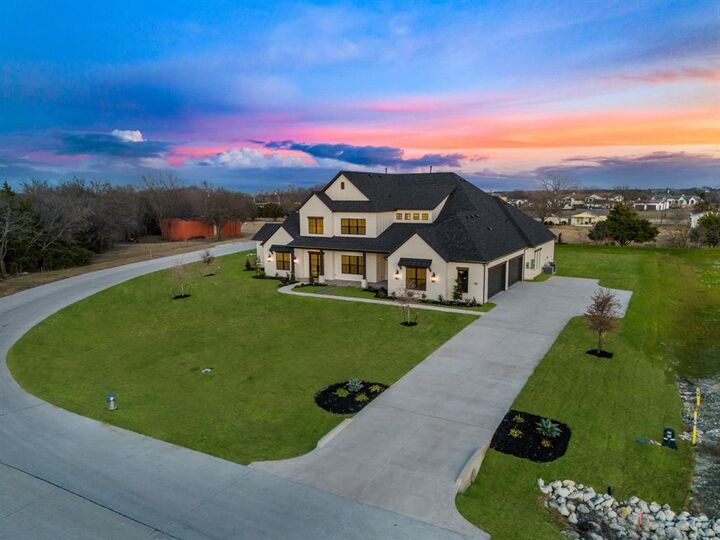 Property Photo:  940 Healey Drive  TX 75069 