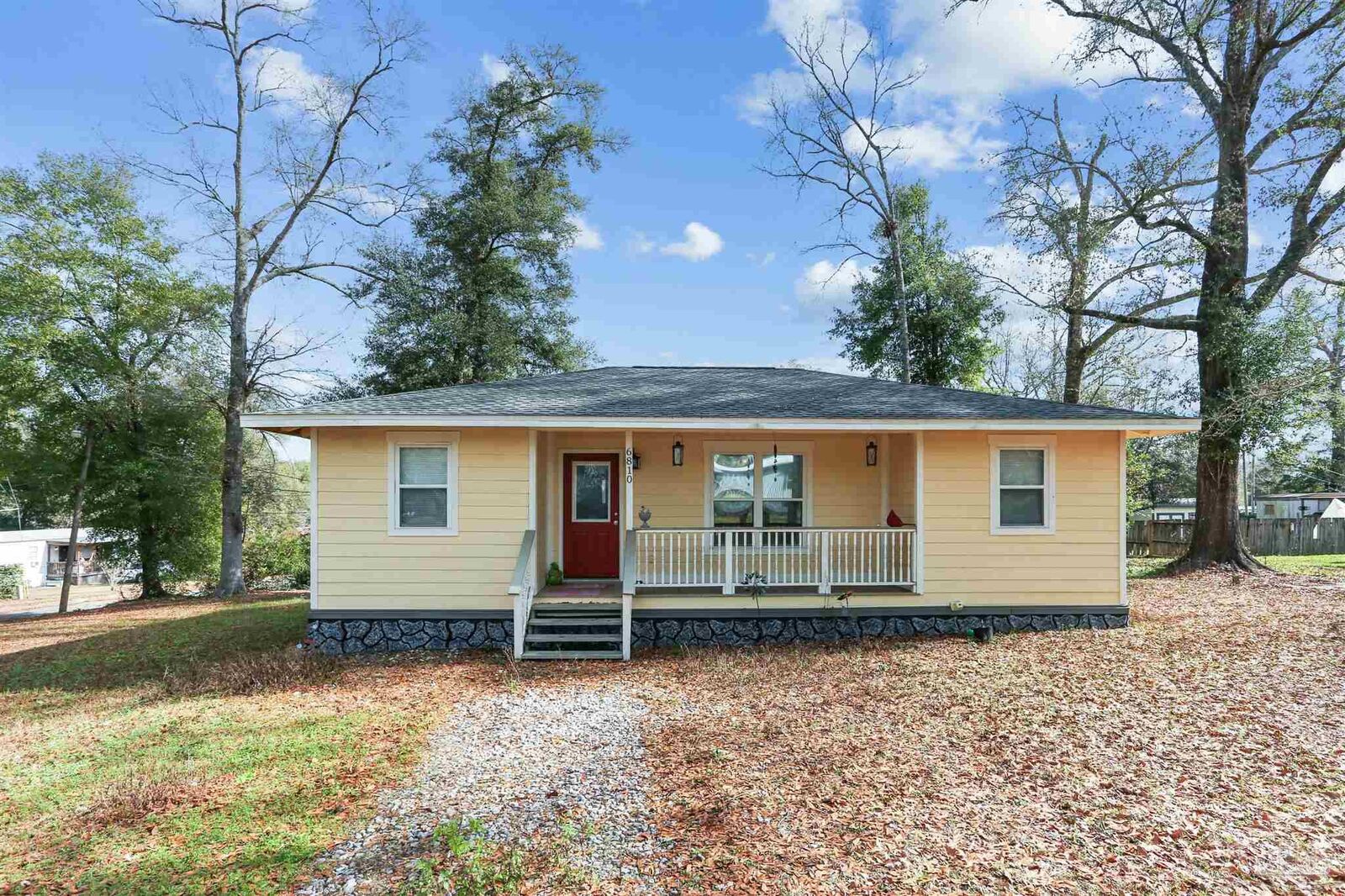 Property Photo:  6810 Myra St  FL 32577 