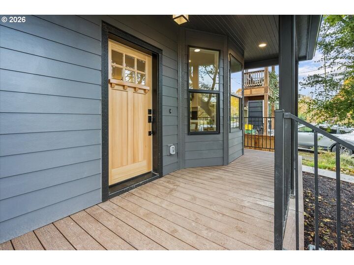 Property Photo:  4234 SE Yamhill St  OR 97215 