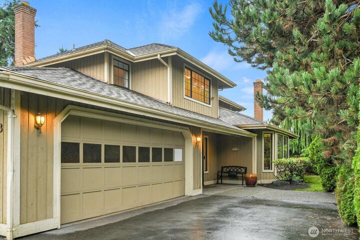 Property Photo:  1018  4th Avenue S  WA 98020 