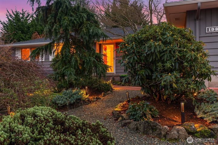 Property Photo: 19816 5th Avenue S WA 98148