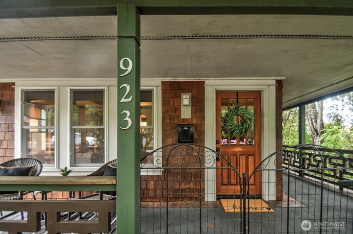 Property Photo:  923  Olympia Avenue NE  WA 98506 