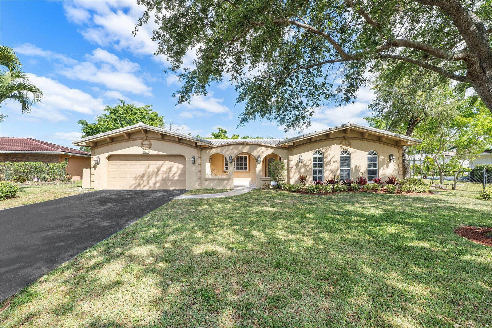 Property Photo: 10977 NW 41st Drive FL 33065