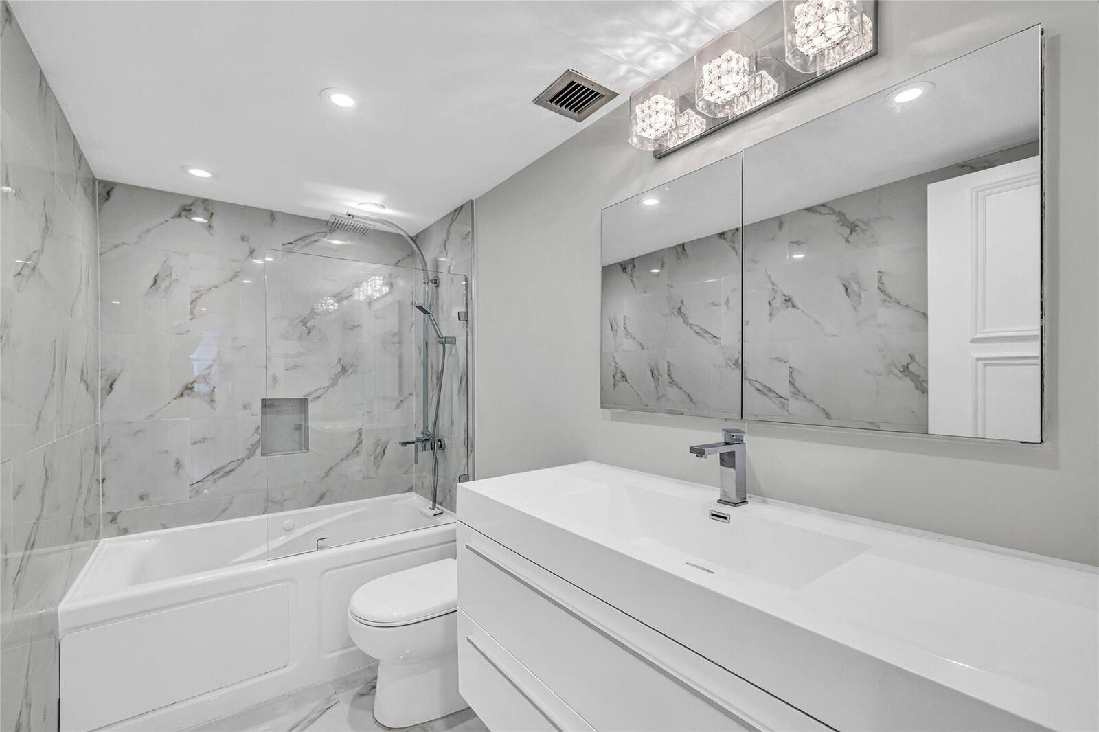 Property Photo:  1170 N Federal Highway 312  FL 33304 