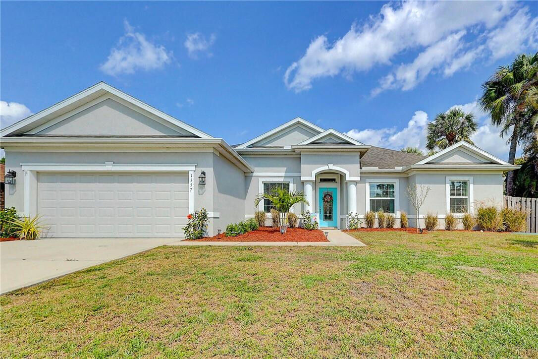 Property Photo: 1557 SW Urbino Avenue FL 34953