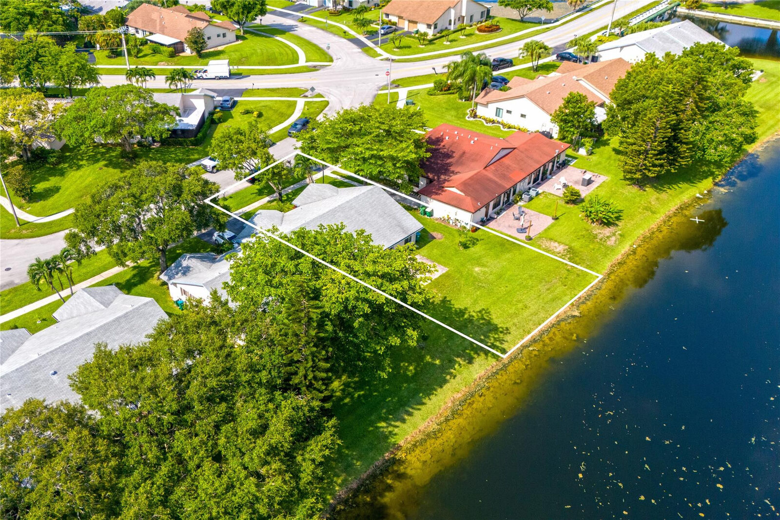 Property Photo:  7919 NW 62nd Court 7919  FL 33321 